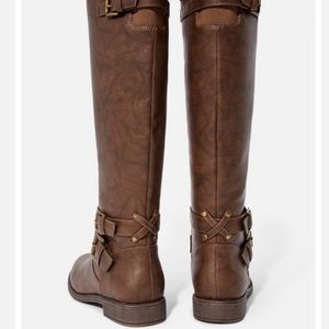 hally buckle boot
